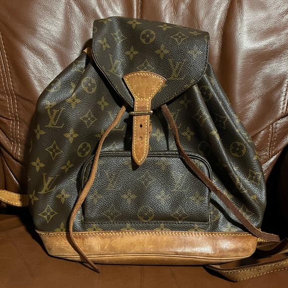 Louis Vuitton backpack - Picture 2 of 4